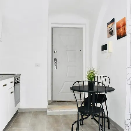 Apartment Miral One *